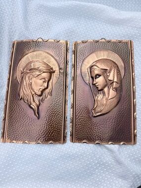 Bronze-Tone Religious Wall Plaques - Jesus & Mary (Pair)